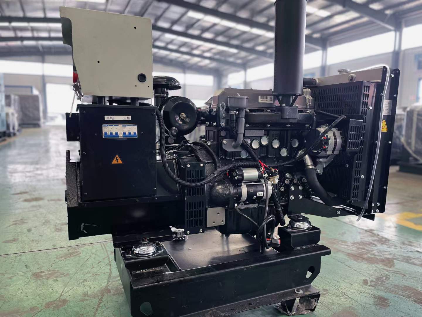 德庆如何降低电感性负载对发电机的影响？