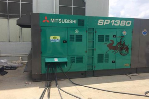 德庆为什么有些柴油发电机组的输出电压可以调节？