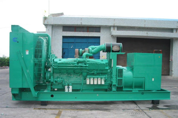 德庆工厂发电机应急发电时如何更准确地检查发电机状态？