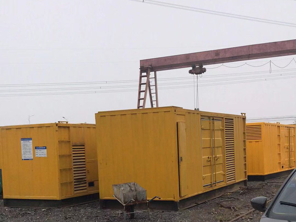 德庆100kw柴油发电机组每小时油耗？