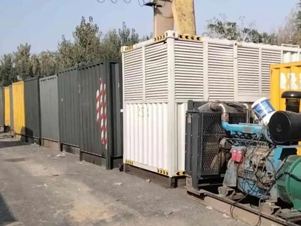 德庆200KW柴油发电机机组每小时油耗是多少？